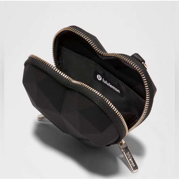 NWT lululemon athletica Black Heart Wristlet - Picture 12 of 12